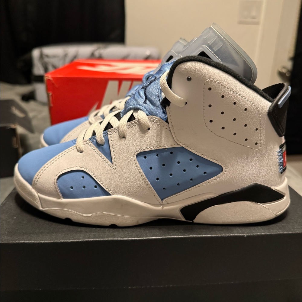 Jordan Retro 6 UNC White